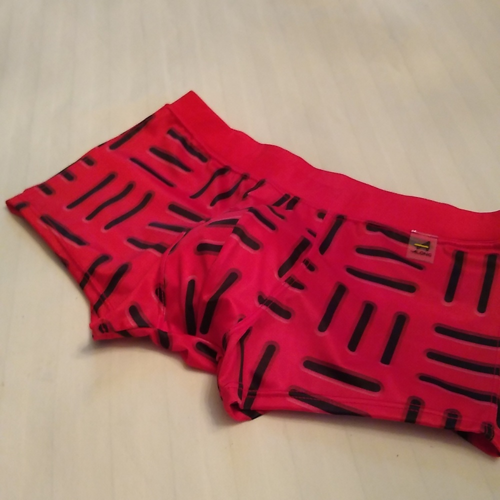 Stylish Swim Trunks - Picture 2 of 9